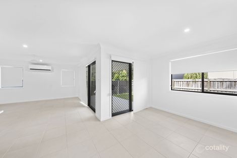 Property photo of 2 Ormiston Grove Ormiston QLD 4160