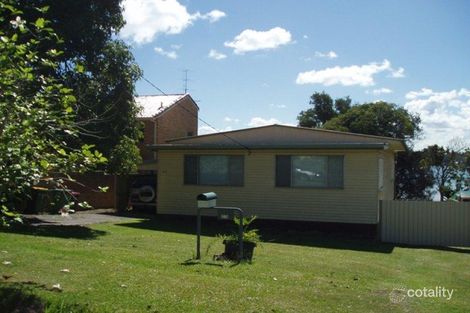 25 Macquarie Rd, Mannering Park, NSW 2259