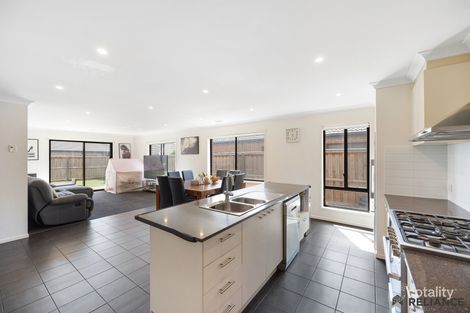 Property photo of 29 Oleary Way Maddingley VIC 3340