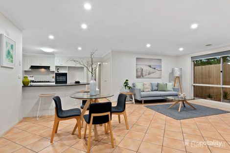 Property photo of 21 Mayfair Crescent Narre Warren VIC 3805