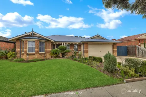 7 STONEHAVEN AVE, CRANBOURNE, VIC 3977
