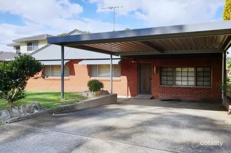4 Loddon Cres, Campbelltown, NSW 2560
