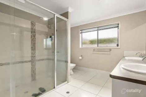 Property photo of 8 Fallon Drive Middle Ridge QLD 4350
