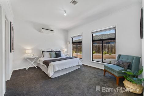 Property photo of 2/11 Merrijig Court Kurunjang VIC 3337