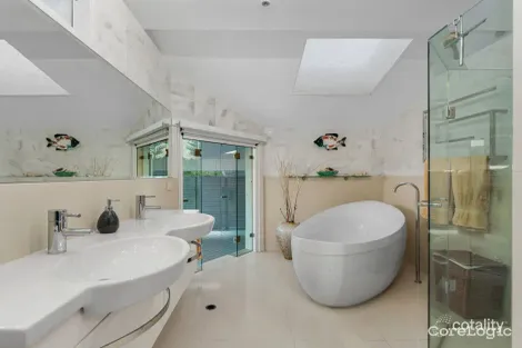 Property photo of 21 Kennedy Esplanade Scarborough QLD 4020