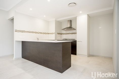 Property photo of 7/11 Nepean Turn Millbridge WA 6232