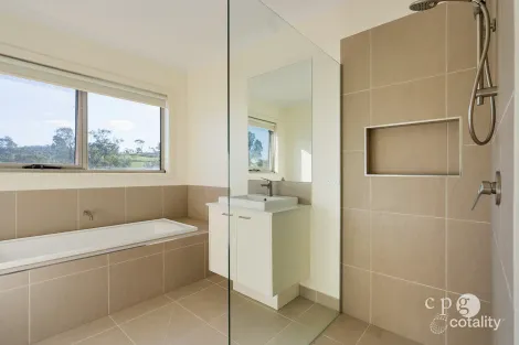 Property photo of 103 Harmony Way Harcourt VIC 3453