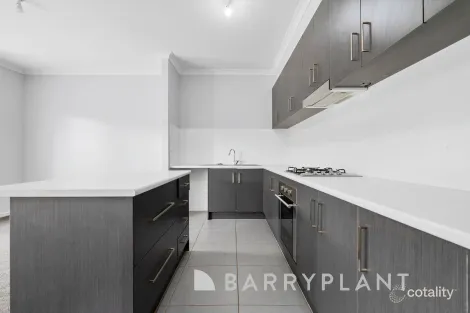 Property photo of 1/16 Marble Drive Cobblebank VIC 3338