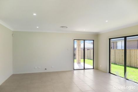 Property photo of 72 Sandpiper Circuit Aberglasslyn NSW 2320
