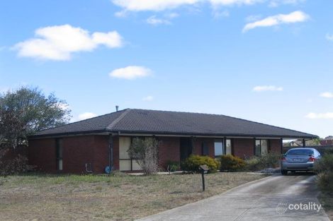 Property photo of 8 El Golea Mews Keilor Downs VIC 3038