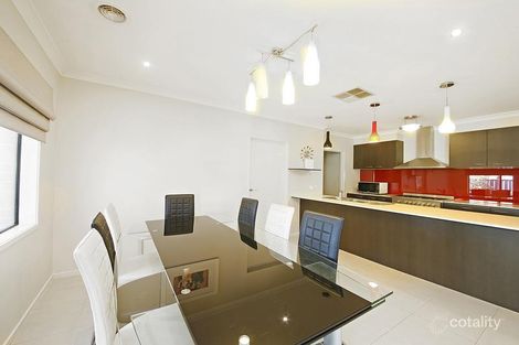 Property photo of 32 Pembroke Crescent Derrimut VIC 3026