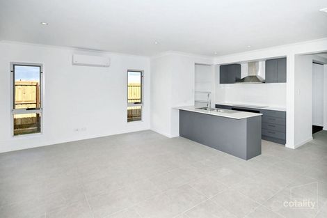 Property photo of 2 Myrtle Place Nirimba QLD 4551
