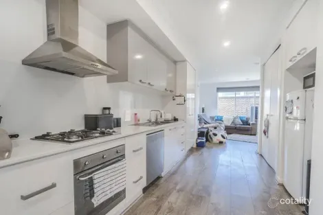 Property photo of 2 Toombal Place Craigieburn VIC 3064