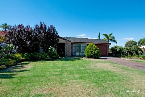 18 Oaklands Ave, Halls Head, WA 6210