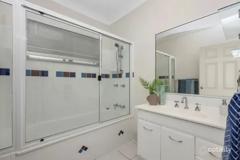 Property photo of 32 Timbury Way Mount Louisa QLD 4814