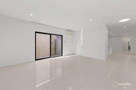 Property photo of 12 Murrayfield Place Merrimac QLD 4226