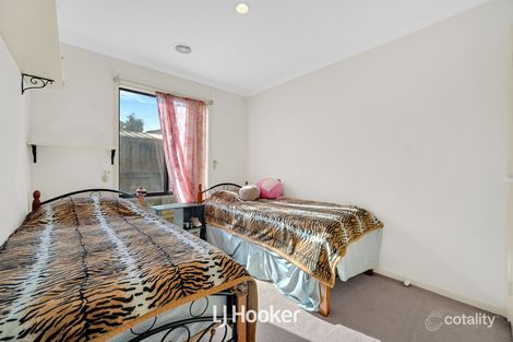 Property photo of 28 Cato Parkway Lynbrook VIC 3975