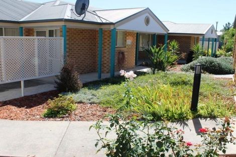 Property photo of 19/2 Hanlon Court West Wodonga VIC 3690