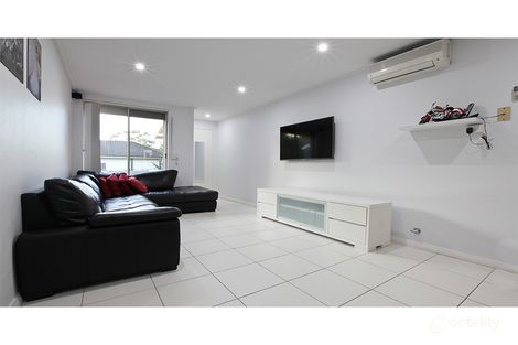 Property photo of 1/14 Bunbury Road Macquarie Fields NSW 2564