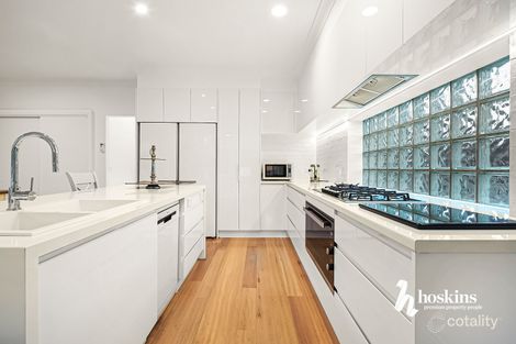 Property photo of 16 The Dell Croydon North VIC 3136