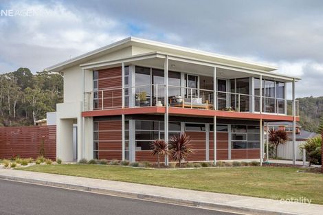 Property photo of 2/2 Oceanside Boulevard Sulphur Creek TAS 7316