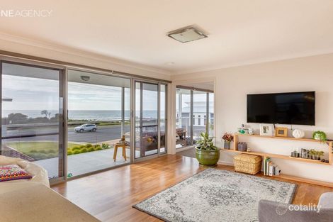 Property photo of 2/2 Oceanside Boulevard Sulphur Creek TAS 7316