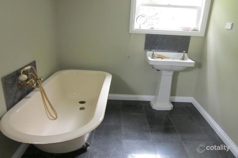 Property photo of 32 Castlemaine Road Maldon VIC 3463