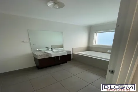 Property photo of 7 Cutleaf Crescent Tarneit VIC 3029