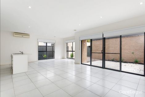 Property photo of 2/6 Sidney Nolan Walk Point Cook VIC 3030