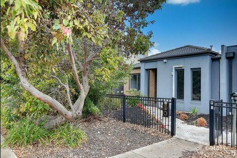 Property photo of 2/6 Sidney Nolan Walk Point Cook VIC 3030