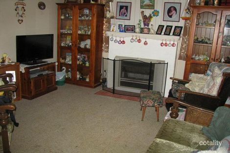 Property photo of 30 Fifth Avenue North Narromine NSW 2821