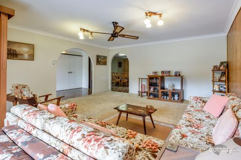 Property photo of 13 Narooma Place Helensvale QLD 4212