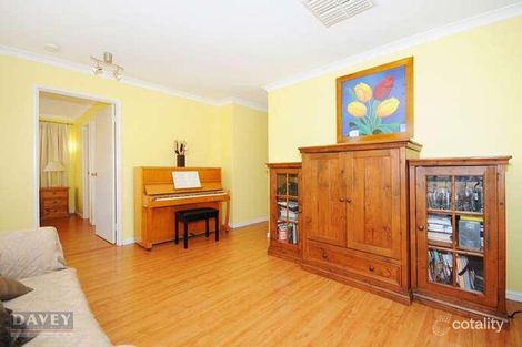 Property photo of 21 Elyard Crescent Stirling WA 6021