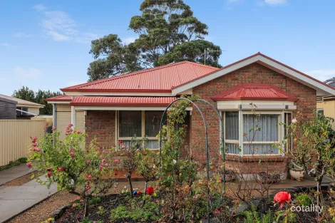 Property photo of 2 Swain Road Victor Harbor SA 5211