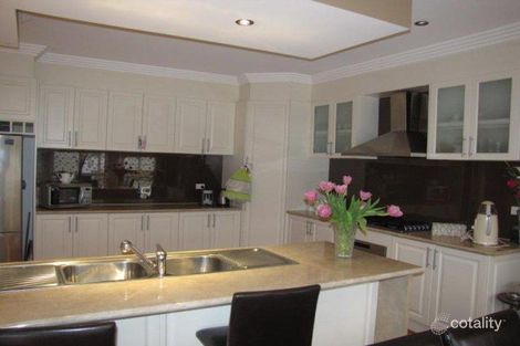 Property photo of 2 McKeown Crescent Roxburgh Park VIC 3064