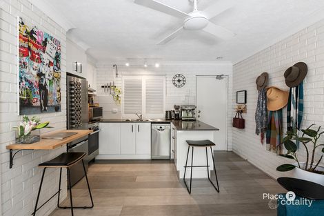 Property photo of 2/11 Baragoola Street Coorparoo QLD 4151