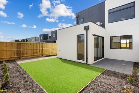 Property photo of 31 Birdie View Cranbourne North VIC 3977