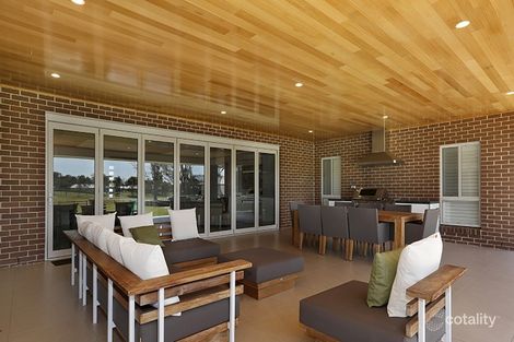 Property photo of 39 Twin Creeks Drive Luddenham NSW 2745