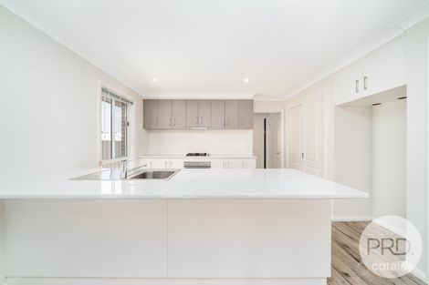 Property photo of 1/26 Pooginook Place Bourkelands NSW 2650