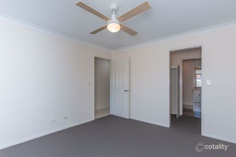 Property photo of 2/4 Olivine Court Rothwell QLD 4022