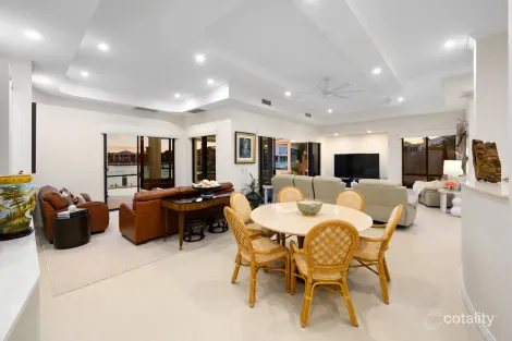 Property photo of 33 The Peninsula Paradise Point QLD 4216
