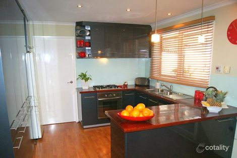 Property photo of 33 Garnet Close Narre Warren VIC 3805