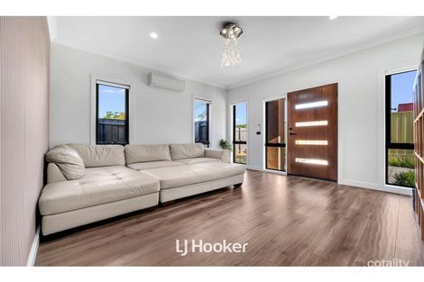 Property photo of 2/4 Andrew Street Hampton Park VIC 3976