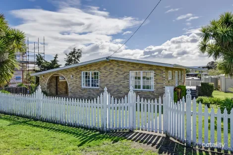 13 Fourth Ave, Dodges Ferry, TAS 7173