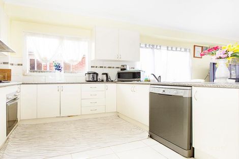 Property photo of 16 Kings Glen Craigieburn VIC 3064