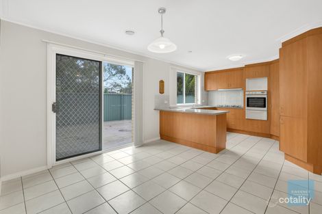 Property photo of 2 William Circuit Caroline Springs VIC 3023