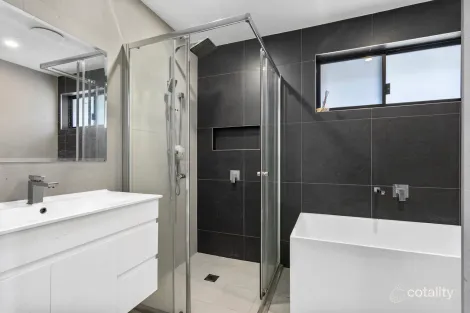 Property photo of 18 Pasfield Crescent Quakers Hill NSW 2763