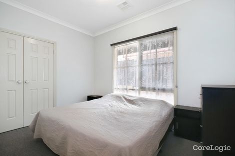 Property photo of 8 Haite Place Roxburgh Park VIC 3064