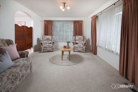 Property photo of 176 James Cook Drive Endeavour Hills VIC 3802
