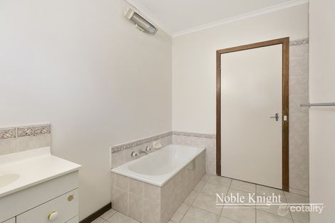Property photo of 6 Rolloway Rise Chirnside Park VIC 3116